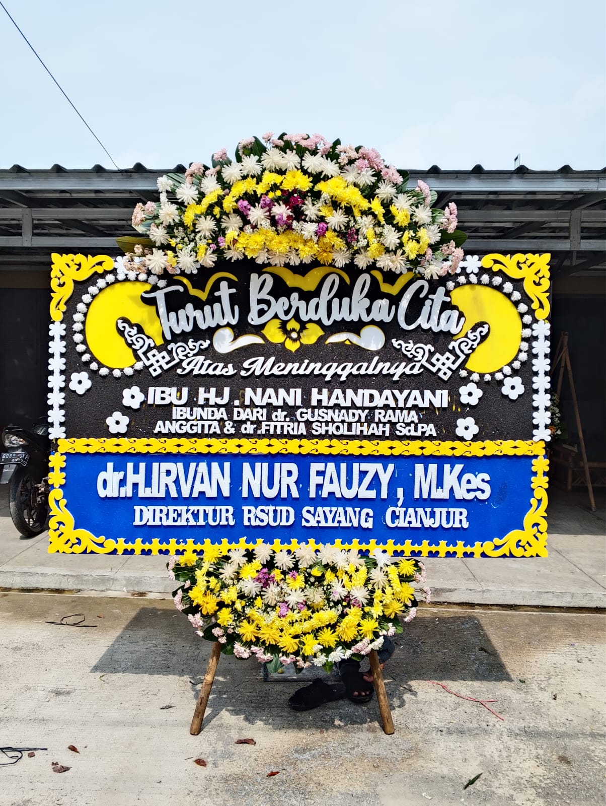 Bunga Papan Besar Standar